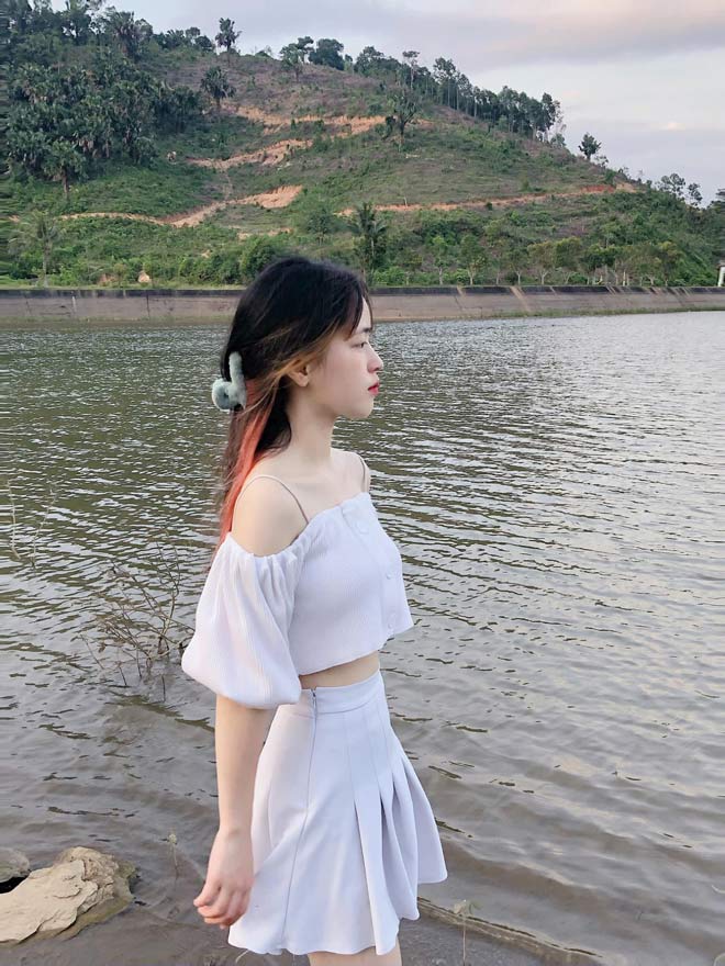 “Cô bé bán lê” ở Hà Giang gây ngỡ ngàng với nhan sắc hiện tại - 11