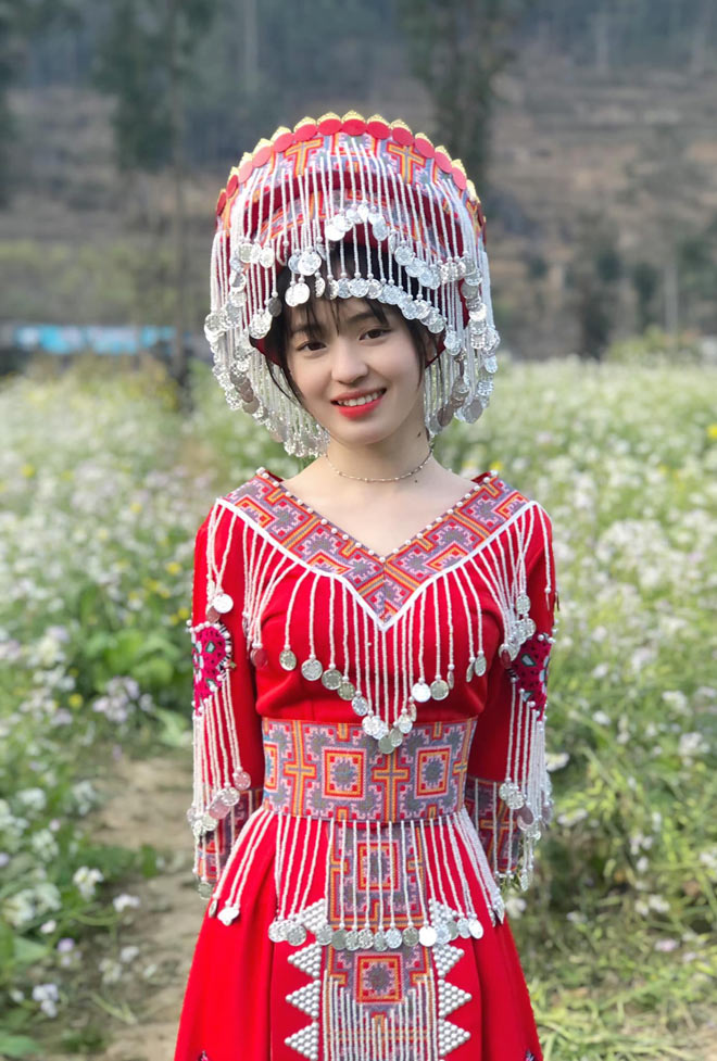“Cô bé bán lê” ở Hà Giang gây ngỡ ngàng với nhan sắc hiện tại - 2