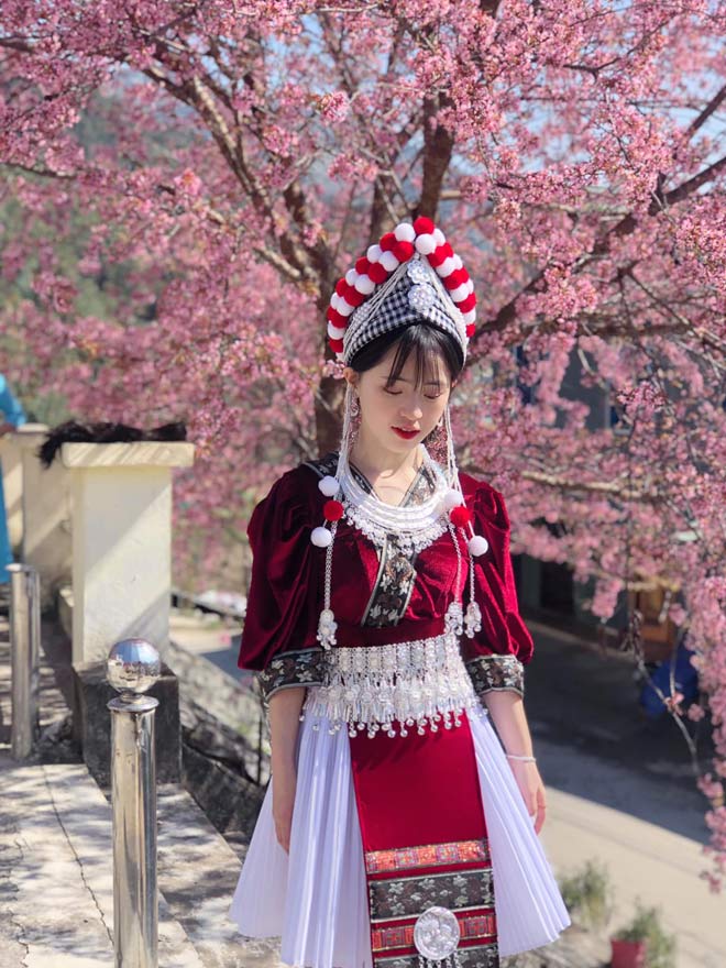 “Cô bé bán lê” ở Hà Giang gây ngỡ ngàng với nhan sắc hiện tại - 3