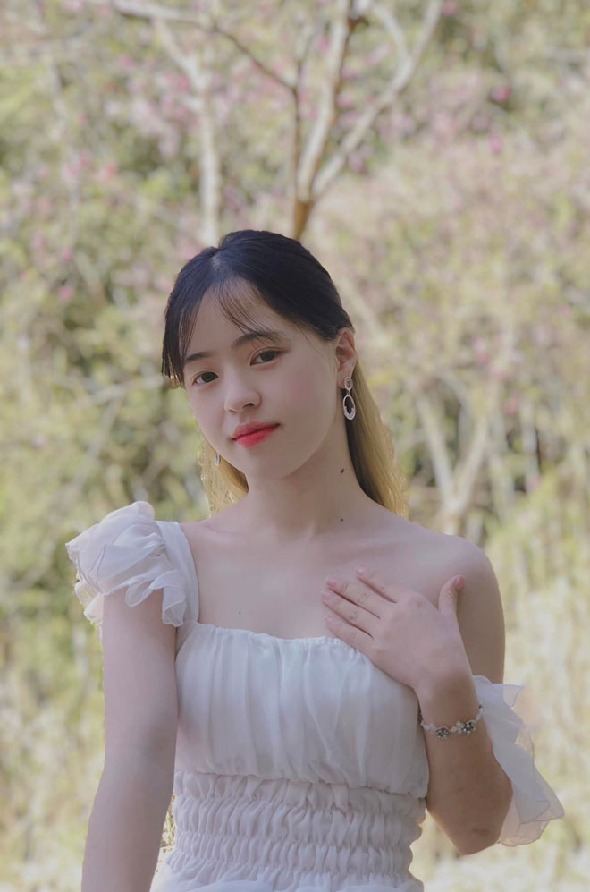 “Cô bé bán lê” ở Hà Giang gây ngỡ ngàng với nhan sắc hiện tại - 4