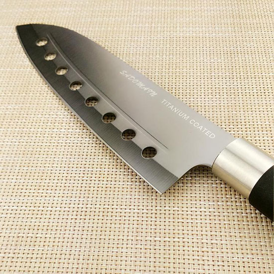 Bất ngờ với câu trả lời về "lỗ tròn trên thân dao" dùng để làm gì? - 6