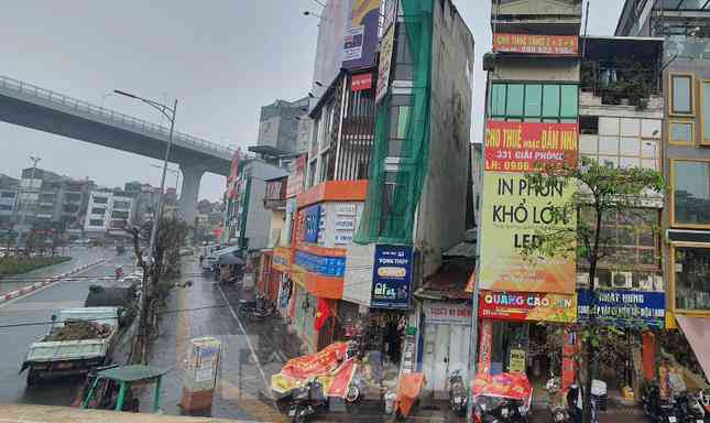 Nhà đất rao bán khắp nơi, vợ chồng lục đục vì "ôm đất" - 4