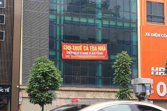 Nhà đất rao bán khắp nơi, vợ chồng lục đục vì "ôm đất" - 2