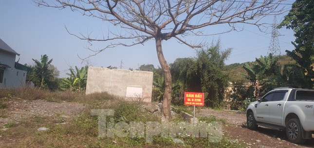Nhà đất rao bán khắp nơi, vợ chồng lục đục vì "ôm đất" - 10