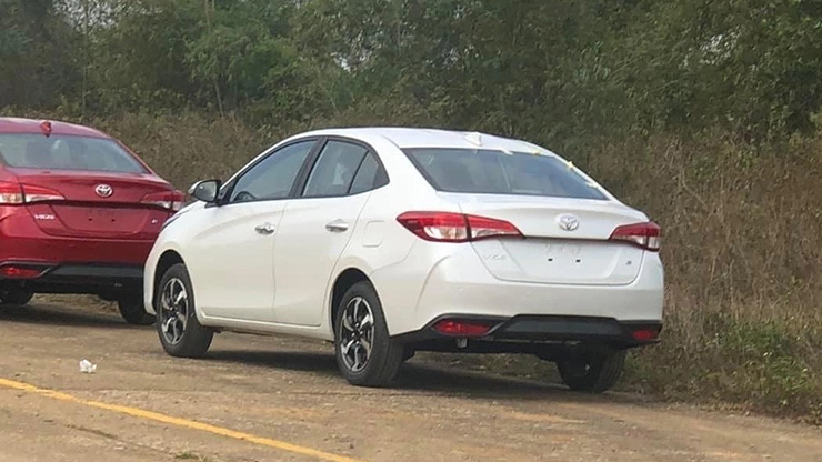 Toyota Vios 2023 xuất hiện tại trạm đăng kiểm khí thải ở Hà Nội - 3