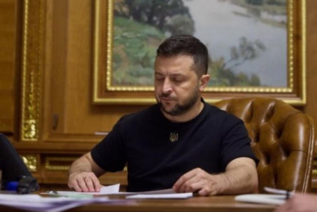 Ông Zelensky ký sắc lệnh sa thải quan chức quốc phòng cấp cao