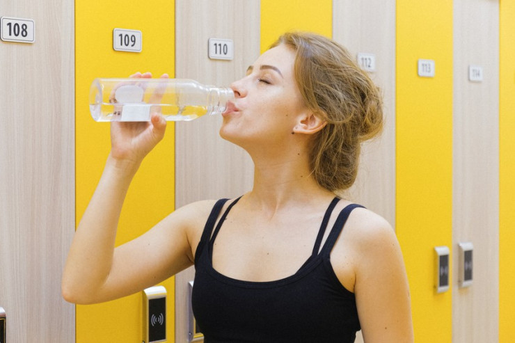 Không uống đủ nước có thể rút ngắn tuổi thọ của bạn - 1