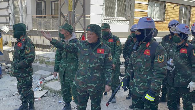 CLIP: Đoàn cứu nạn Việt Nam tìm thấy 2 vị trí có dấu hiệu sự sống tại Thổ Nhĩ Kỳ - 1
