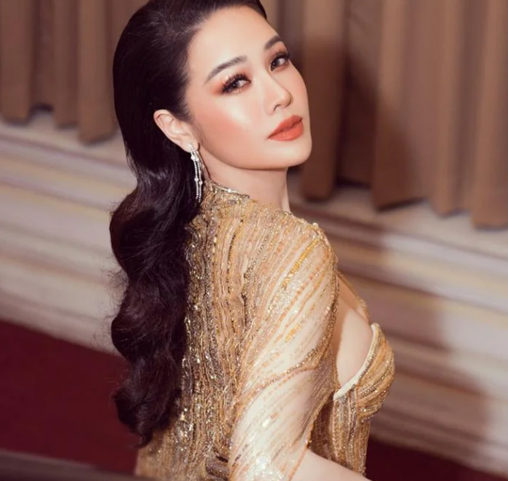 Trong số những người đẹp xứ Thanh đang hoạt động sôi nổi trong showbiz Việt không thể không nhắc tới Nhật Kim Anh.
