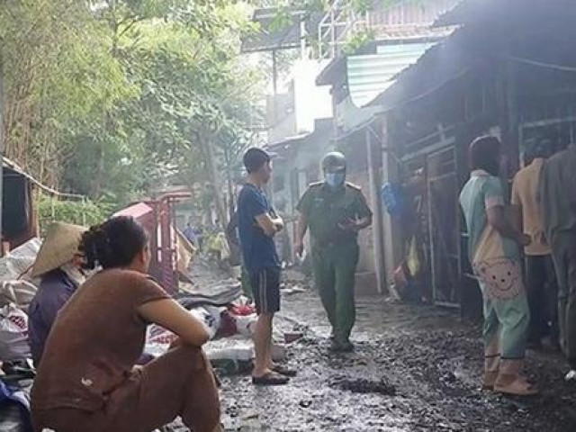 Tránh người lạ vào ”hôi của”, công an phong tỏa hiện trường vụ cháy xưởng giày dép