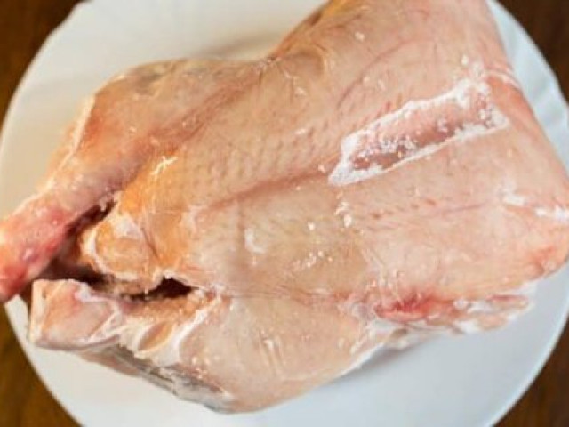 Những ngày nhà nhà rã đông thịt gà, chú ý 4 cách rã đông sai lầm có thể gây độc tố nguy hiểm