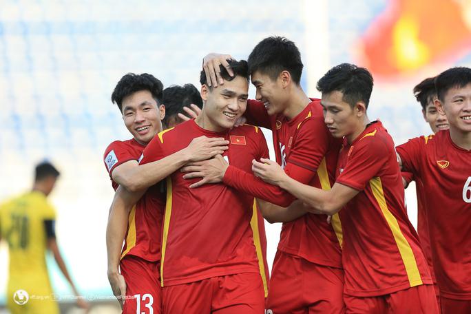 HLV Troussier lên kế hoạch hội quân đội tuyển Việt Nam và U23 quốc gia - 1