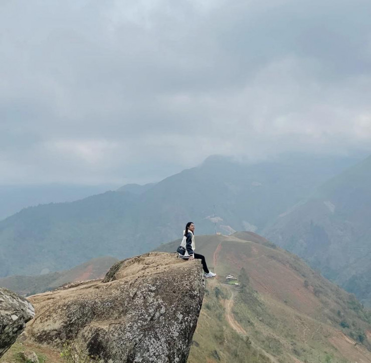 Lên ‘sống lưng khủng long’ để ôm mây - đón gió ở Tà Xùa - 3