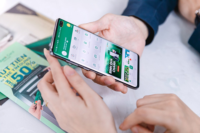 Kênh tiết kiệm hấp dẫn, người dân đổ tiền về ngân hàng dịp đầu năm 2023 - 2