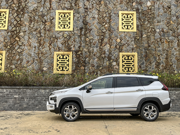 Mitsubishi Xpander Cross bản nâng cấp ra mắt, giá 698 triệu đồng - 5