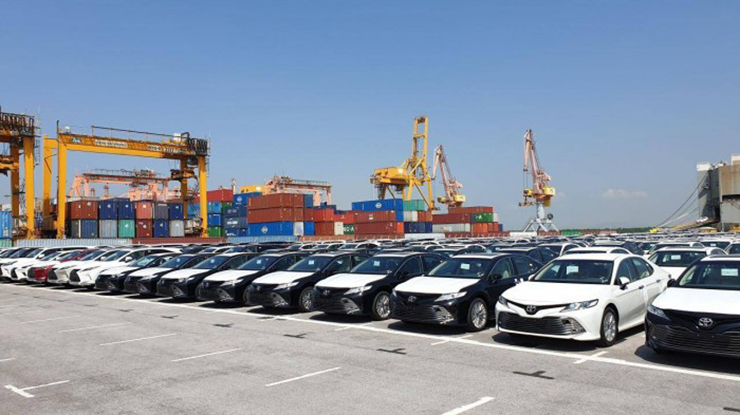 Lượng xe nhập khẩu tăng trưởng mạnh về thị trường Việt Nam - 1