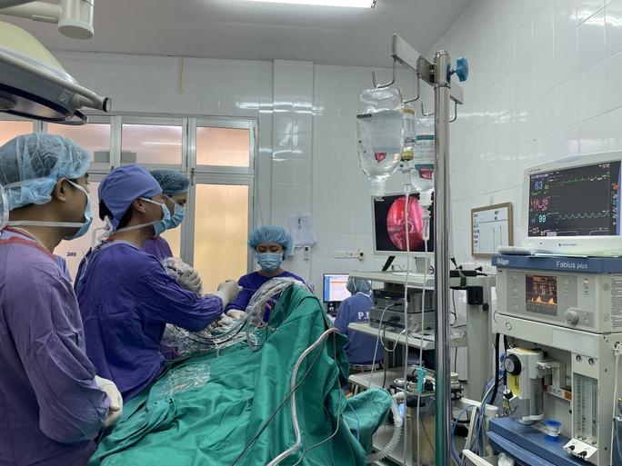 Bệnh viện Việt Đức cạn vật tư, hàng trăm bệnh nhân phải dời lịch mổ, hoãn mổ - 1