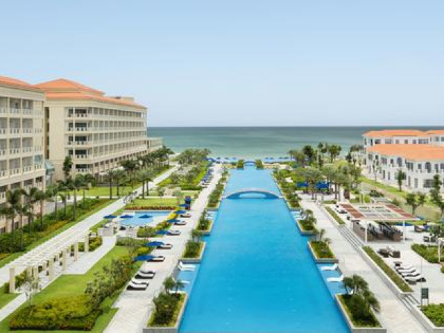 Điểm danh resort, khách sạn sang xịn nguy cơ 'bay màu' trên sàn chứng khoán