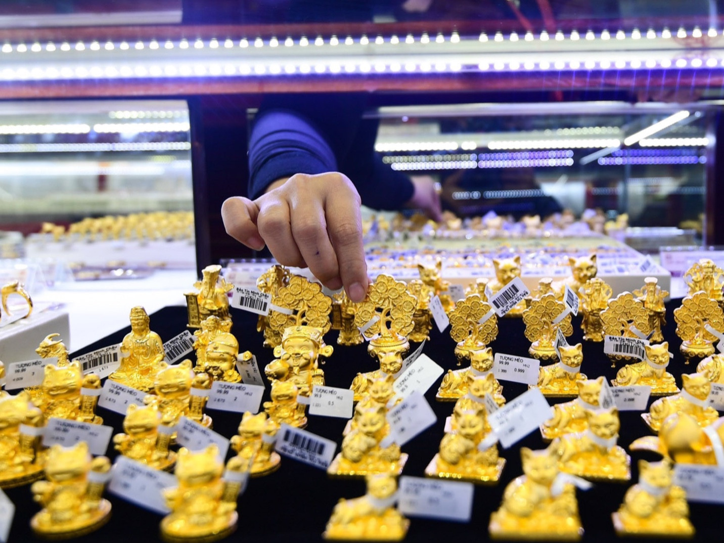 Giá vàng hôm nay 2/3: Nối dài chuỗi phiên tăng liên tiếp - 1