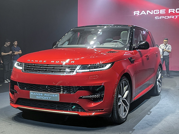 Range Rover Sport thế hệ mới ra mắt tại Việt Nam, giá hơn 7,3 tỷ đồng - 1