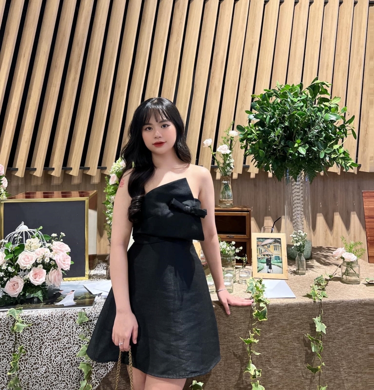 2 cô gái khiến cầu thủ tuyển Việt Nam mê như điếu đổ, phải sớm &#34;đánh dấu chủ quyền&#34; - 10
