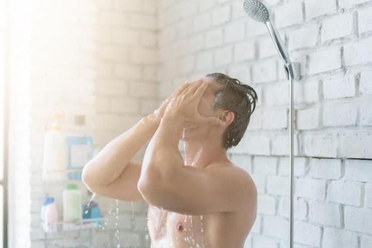 Tắm nước nóng làm giảm chất lượng "tinh binh", bác sĩ nam học khuyên gì? - 2