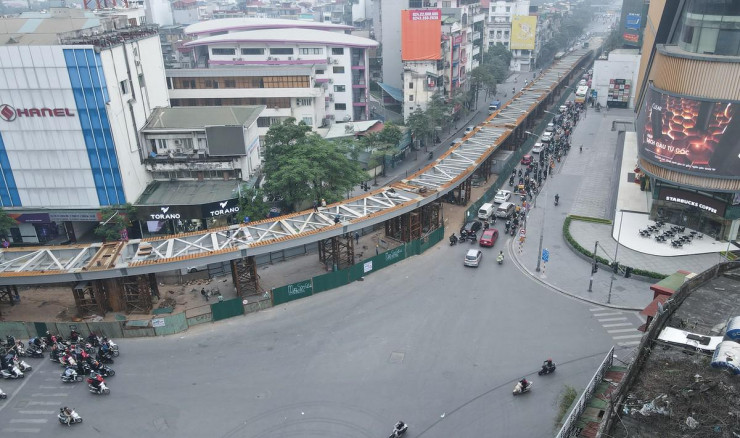 Cận cảnh cây cầu vượt hình chữ C duy nhất ở Hà Nội sắp hoàn thành - 10