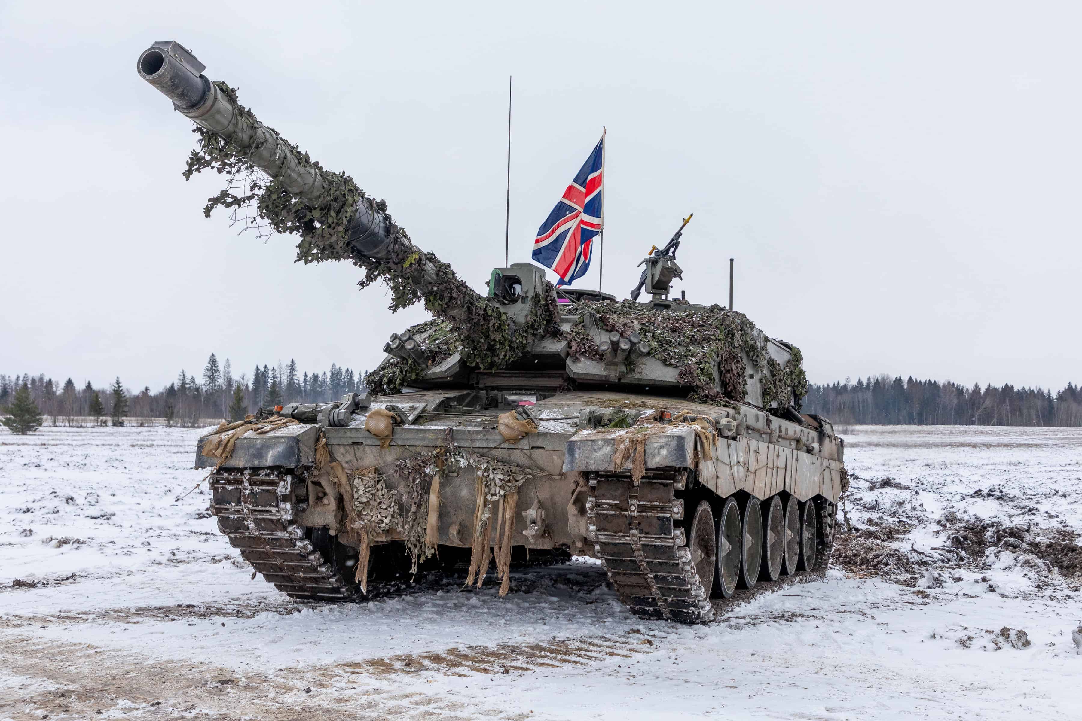 Thông tin mới về việc Anh cung cấp xe tăng Challenger 2 cho Ukraine - 1