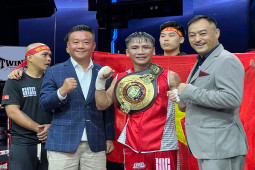 Võ sỹ vô địch WBA châu Á Lê Hữu Toàn tạo cột mốc lịch sử cho Boxing VN
