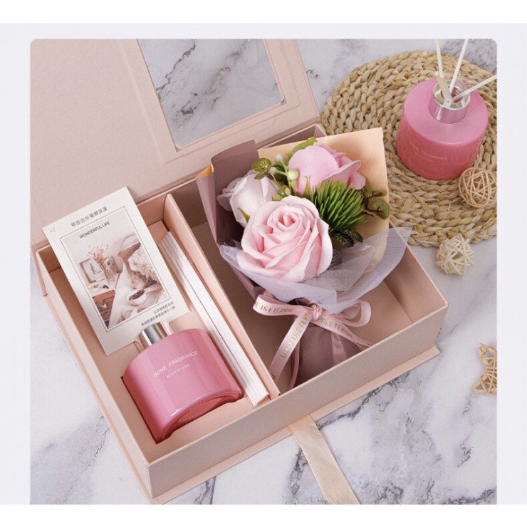 Đừng cứ thấy đẹp thì mua, hãy đọc cách chọn quà 8/3 cho phái đẹp theo từng lứa tuổi dưới đây để làm phụ nữ hài lòng - 2