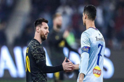Messi ”quay xe” khiến PSG khóc thét: Đại gia Qatar trả 1 tỷ euro, vượt mặt Ronaldo