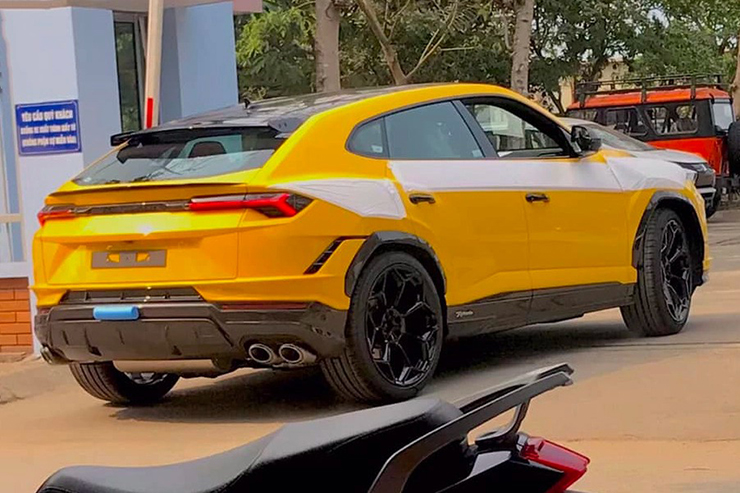 &#34;Siêu SUV&#34; Lamborghini Urus hiệu suất cao đầu tiên về Việt Nam - 1