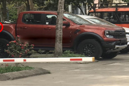 Ford Ranger Raptor 2023 xuất hiện tại trung tâm đăng kiểm ở Hà Nội
