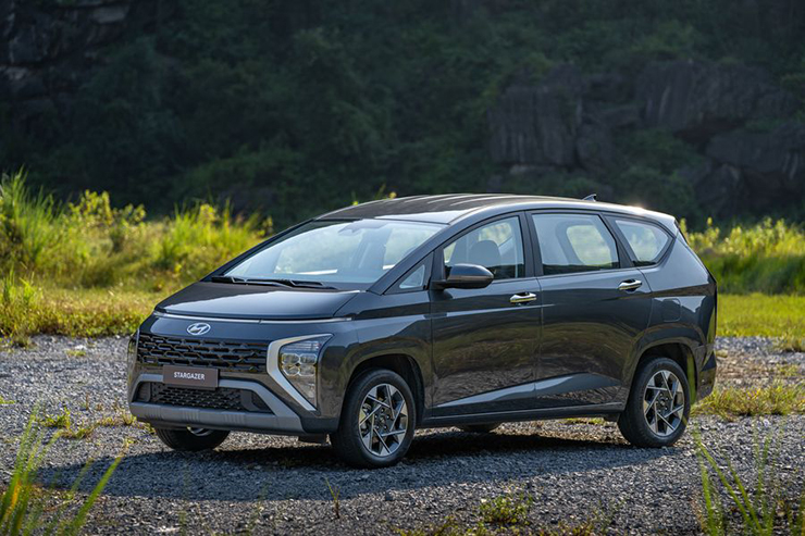 Hyundai Stargazer được một số đại lý giảm giá gần 100 triệu đồng - 1