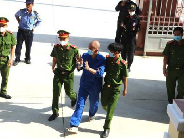 Vì sao tài xế Mercedes tông chết người ở Phan Thiết chỉ bị đề nghị mức án 3-4 năm tù?