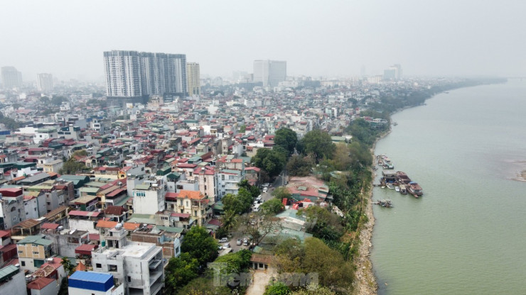 Cận cảnh những công trình như biệt phủ 'mọc' không phép trên đất Cảng Hà Nội - 19