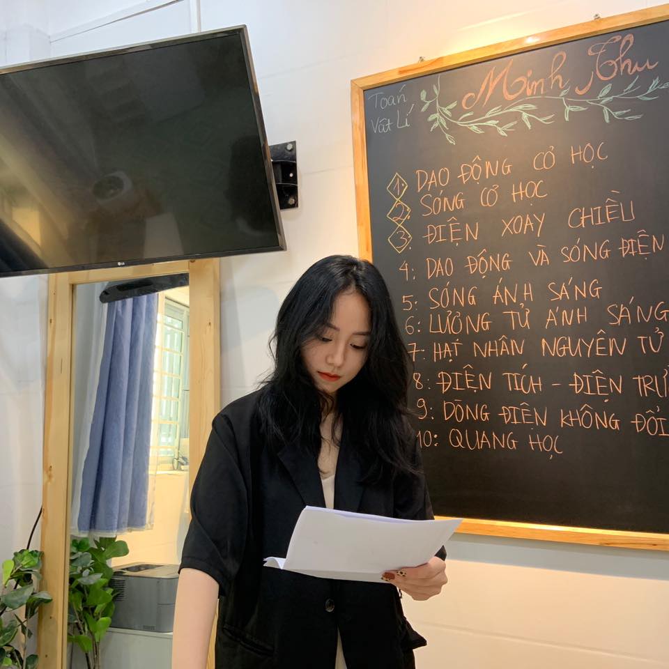 Cuộc sống của hiện tượng mạng &#34;cô giáo&#34; Minh Thu livestream dạy Vật lý lúc nửa đêm - 6