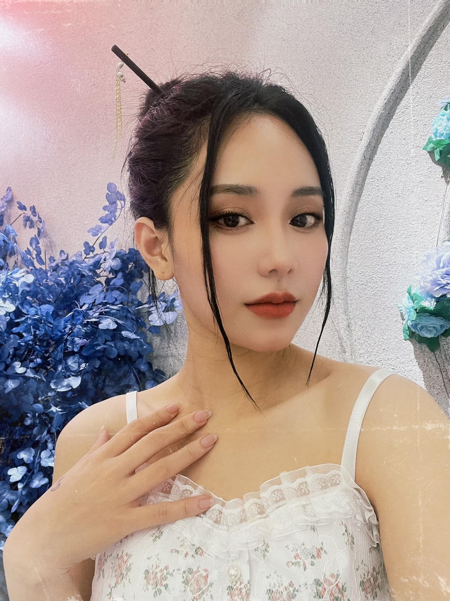 Cuộc sống của hiện tượng mạng &#34;cô giáo&#34; Minh Thu livestream dạy Vật lý lúc nửa đêm - 2