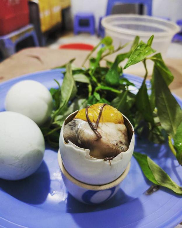 8 món cực ngon từ trứng vịt lộn cho bữa sáng nhanh gọn, tiết kiệm - 3