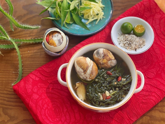 8 món cực ngon từ trứng vịt lộn cho bữa sáng nhanh gọn, tiết kiệm - 7