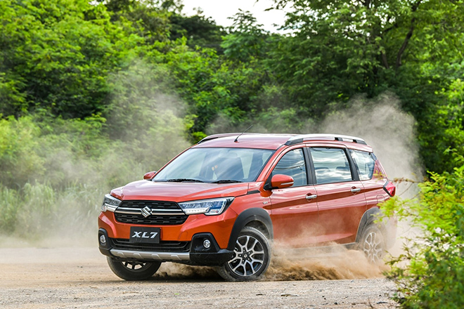 Giá xe Suzuki XL7 niêm yết và lăn bánh tháng 3/2023 - 1