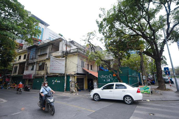 Cảnh mục nát bên trong dự án cải tạo khu tập thể cũ Viện tư liệu phim Việt Nam - 1