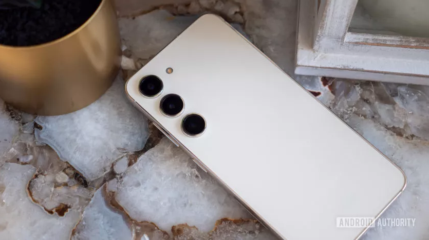 Galaxy S23 FE có đủ &#34;ngon&#34; để Samfan chờ đợi? - 1
