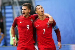 Ronaldo 38 tuổi đá ở châu Á chiếm suất đàn em, fan Bồ Đào Nha lo ”vết xe đổ” Bỉ