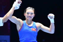 Nguyễn Thị Tâm đánh đối thủ ngã ra sàn, vào bán kết boxing thế giới