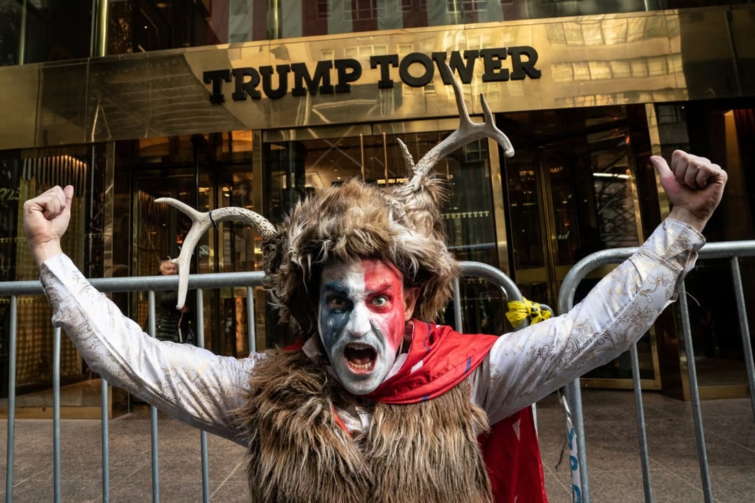 Người ủng hộ bắt đầu tập hợp ở New York; ông Trump có tuyên bố mới - 1