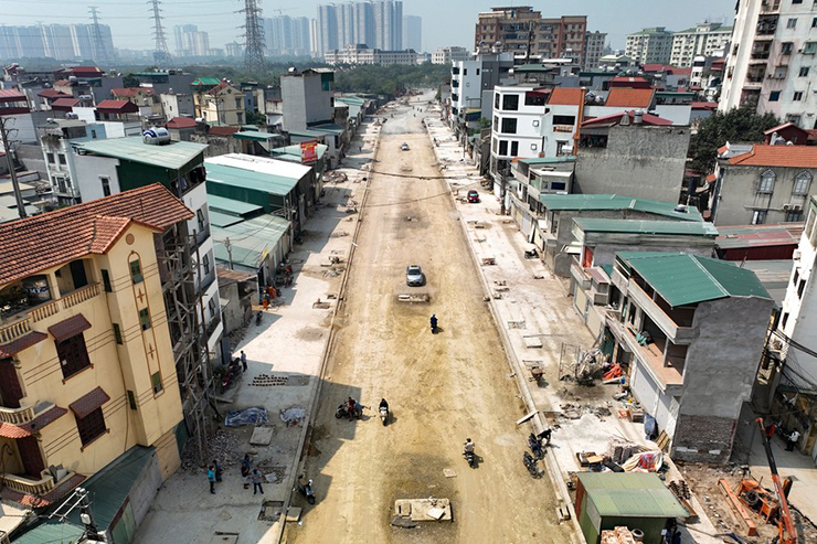 Dự án xây dựng đường nối khu đô thị Đồng Tàu - Tam Trinh tại quận Hoàng Mai dài 1,9 km với 4 làn đường. Tổng mức đầu tư cho tuyến đường dài gần 2km này là 500 tỷ đồng, gần 400 tỷ dành cho đền bù, giải phóng mặt bằng và một số hạng mục liên quan.
