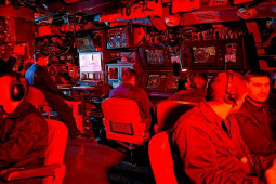Vì sao các tàu ngầm tối tân lại dùng đèn ánh sáng đỏ?