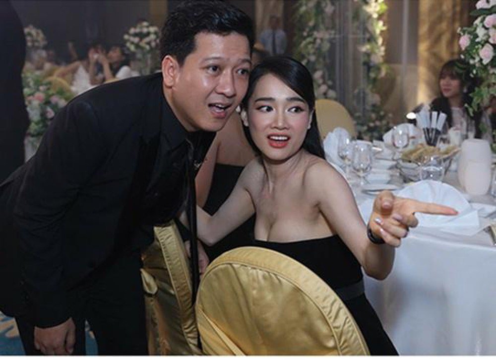 Những chiếc áo cúp &#34;bất ổn&#34; của Trâm Anh - 4