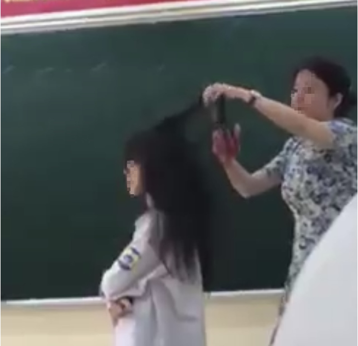 Vụ cô giáo cắt tóc học sinh trên bục giảng: “Đây là hành vi xâm hại thân thể học sinh” - 1